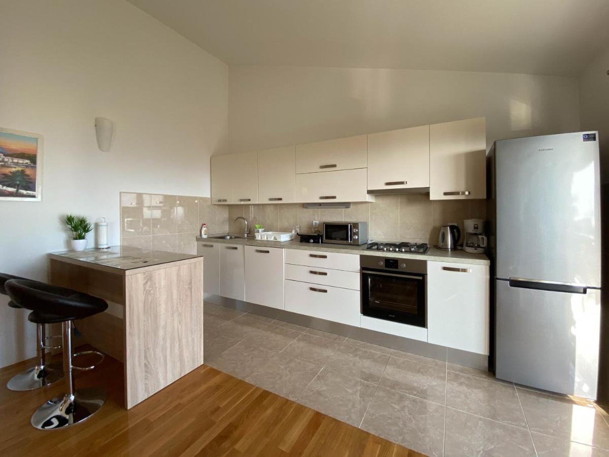 Hotel Apartman Ivan Makarska Exterior foto
