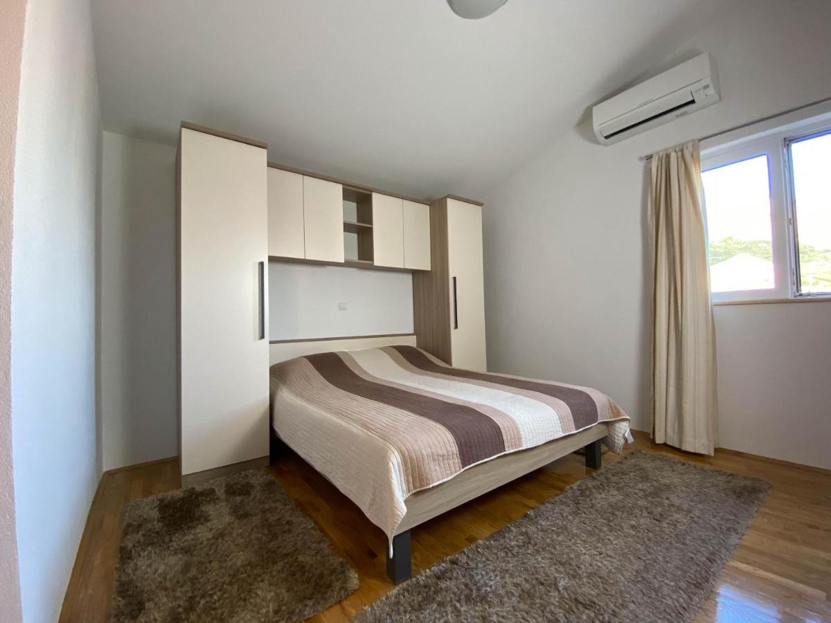 Hotel Apartman Ivan Makarska Exterior foto