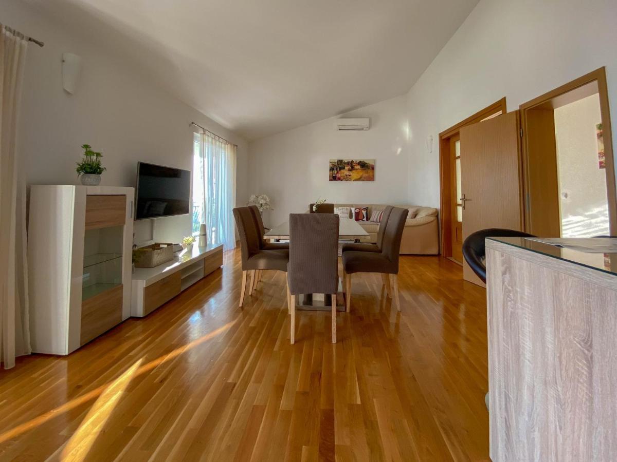 Hotel Apartman Ivan Makarska Exterior foto