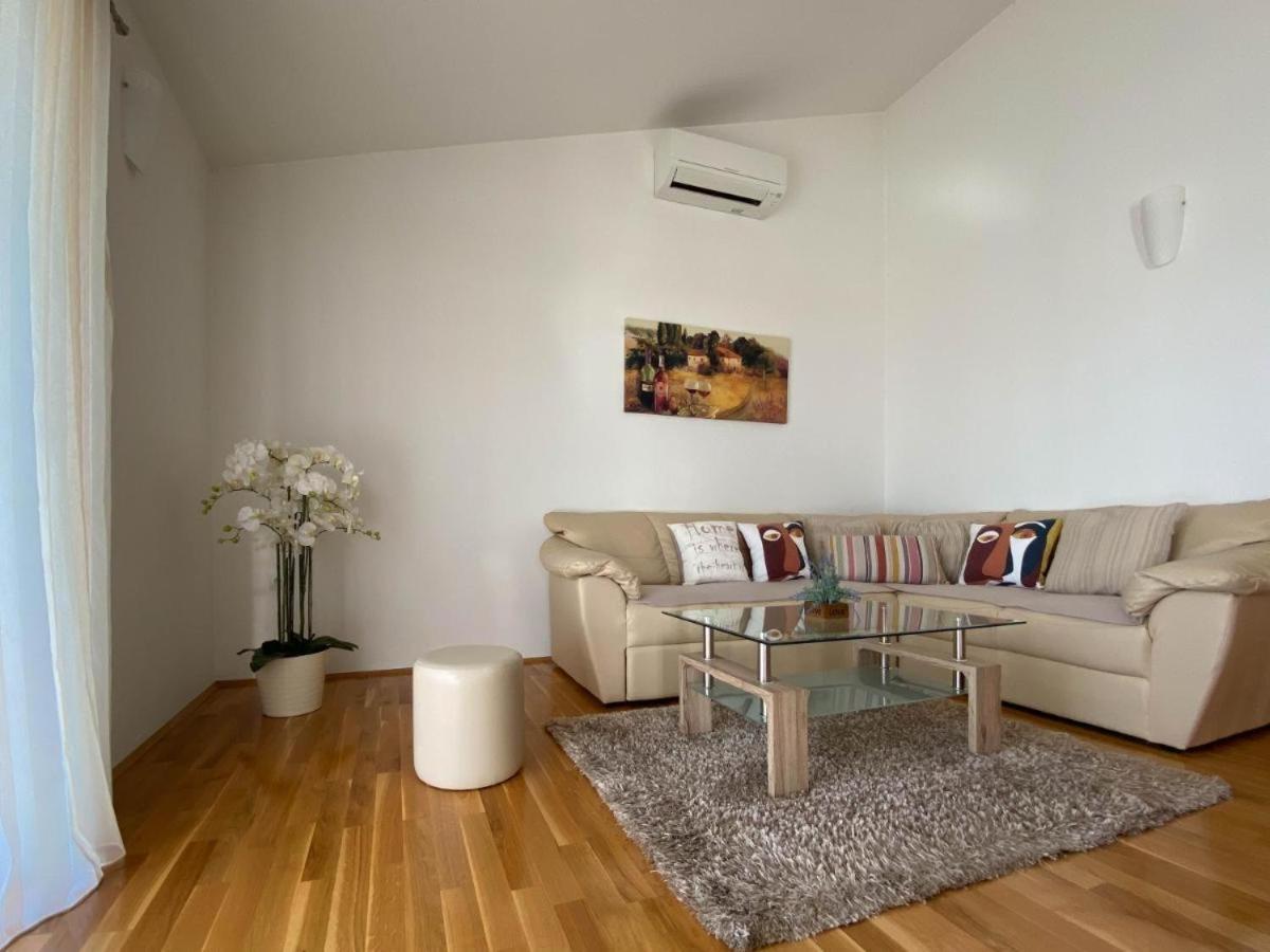 Hotel Apartman Ivan Makarska Exterior foto